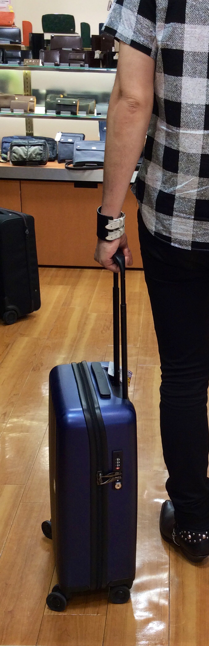 山形フジタ南店より軽量コンパクト「LOJEL」スーツケースのご紹介です