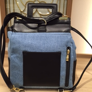 カバンのフジタFiorito天童店より、シンプルでカッコいい２wayバッグをご紹介！