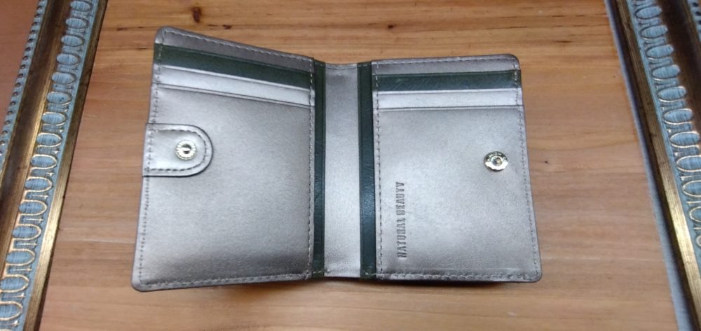 NATURAL BEAUTY 2つ折り財布〈 プリュネル 〉 | カバンのフジタ